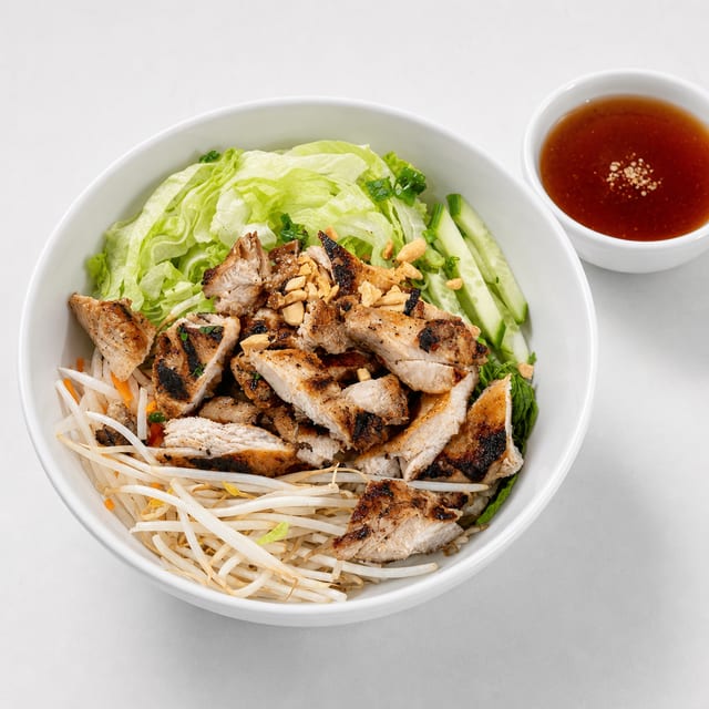 B3- Bun Ga Nuong (Grilled Chicken).