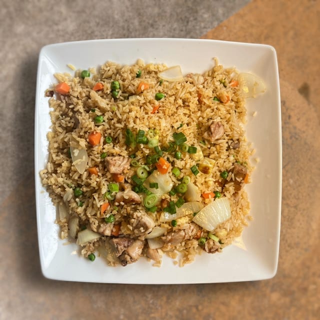 C4- Com Chien Ga (Chicken Fried Rice).